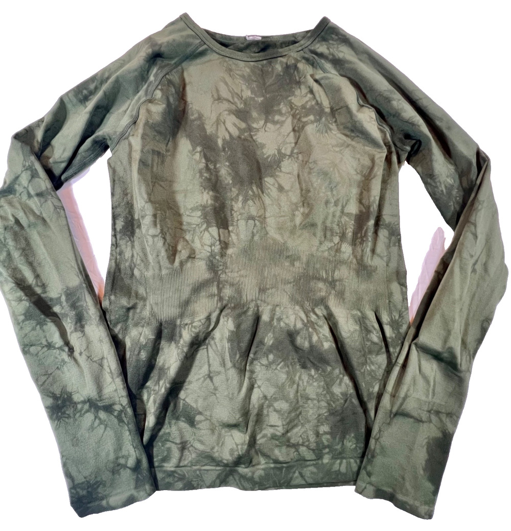 Zelle Long Sleeve Workout Shirt in Green Tie Dye (Women's L)